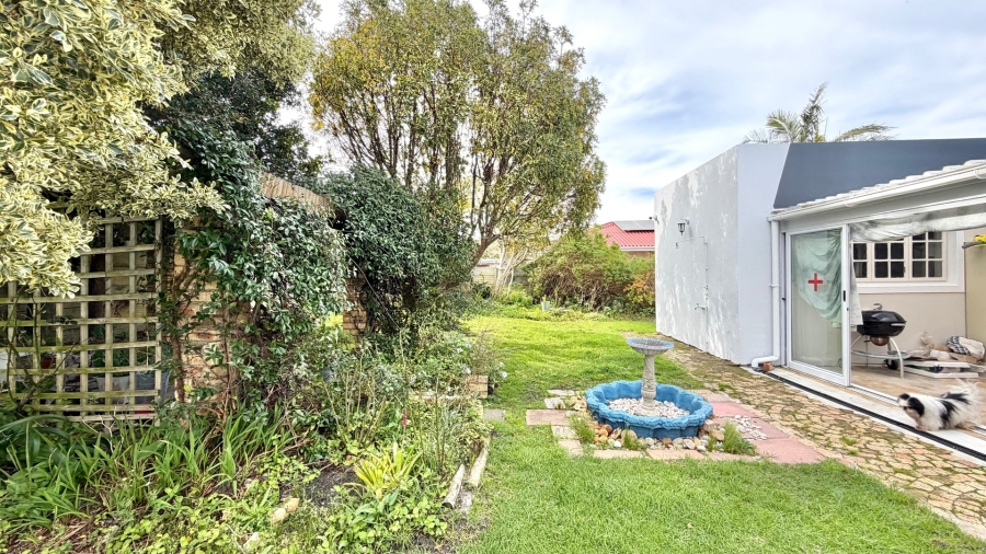 3 Bedroom Property for Sale in Heuningkloof Western Cape